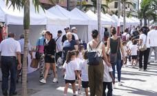 La Feria del Sureste llena de identidad la Avenida de Canarias