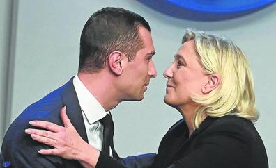 Le Pen cede el liderato de Reagrupación Nacional para centrarse en el asalto al Elíseo