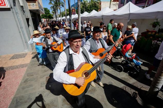 Ambiente festivo para despedir la Feria del Sureste
