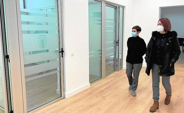 Un total de 734 menores espera por atención social en la ciudad