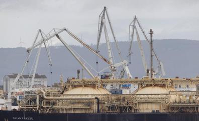 Enagás construye un barco para dispensar GNL en los puertos de Canarias