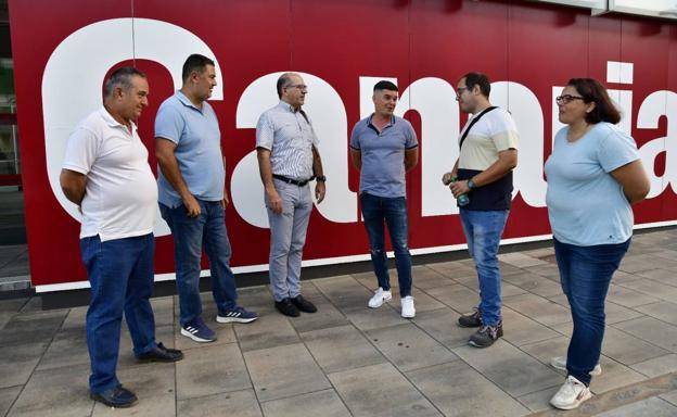 Los transportistas canarios pararán a partir del 28 si no se les exonera del uso del tacógrafo