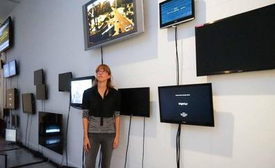 Cristina Maya León exhibe su 'Vida Pública' en el Centro de Arte La Regenta