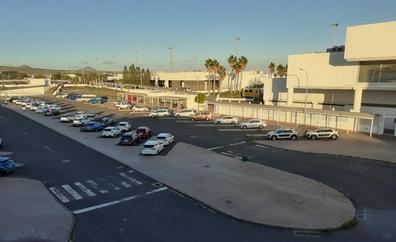 El aparcamiento antiguo de guaguas del aeropuerto volverá a operar