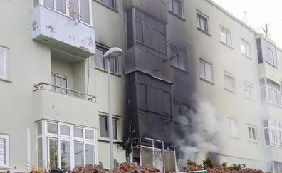 Cinco afectados por un incendio en la capital tinerfeña