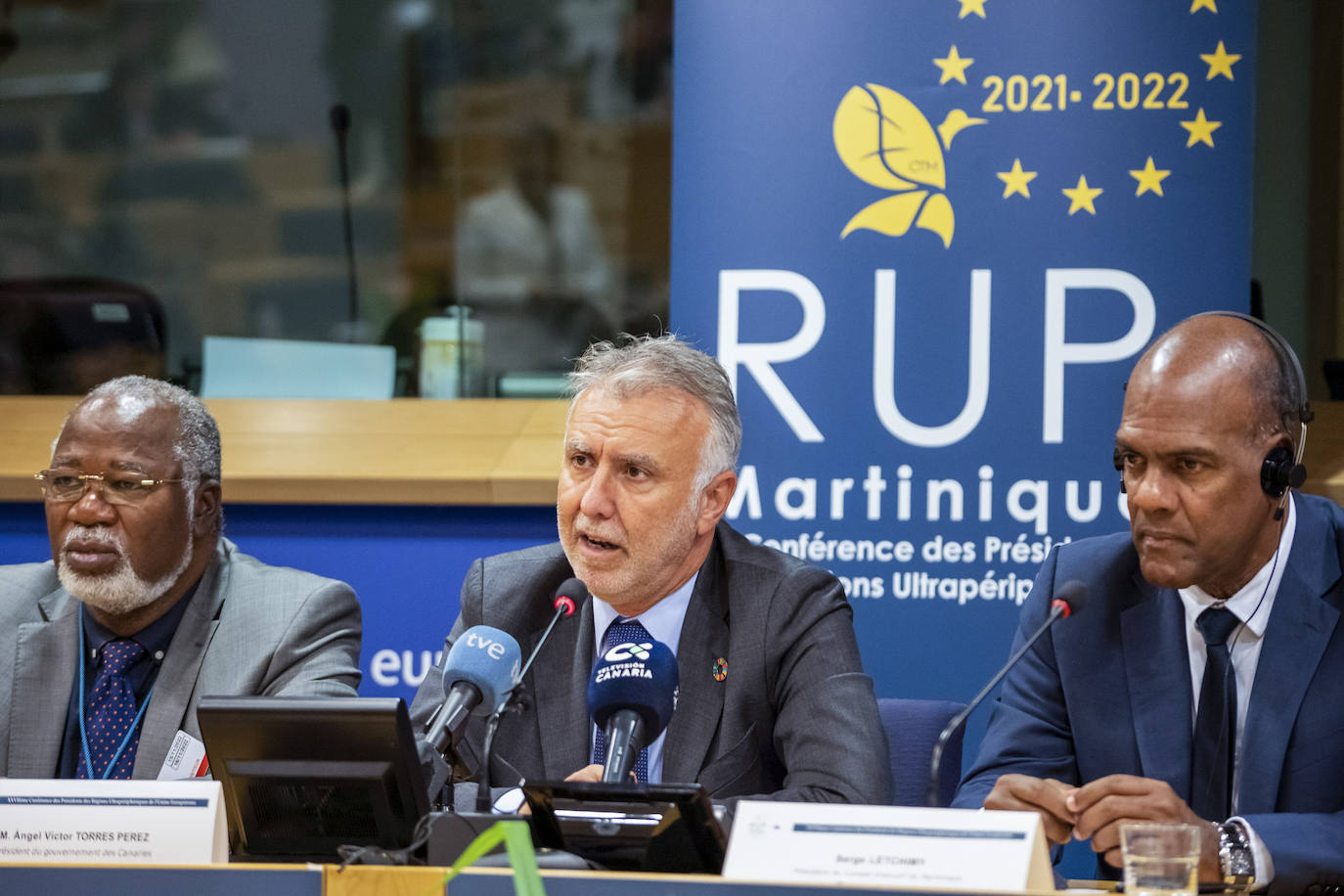 Ángel Víctor Torres asiste a la sesión interna en Bruselas de los presidentes de las RUP