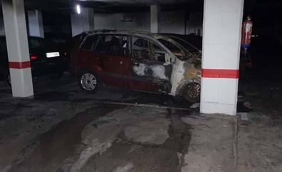 Se incendia un vehículo en un garaje en Siete Palmas
