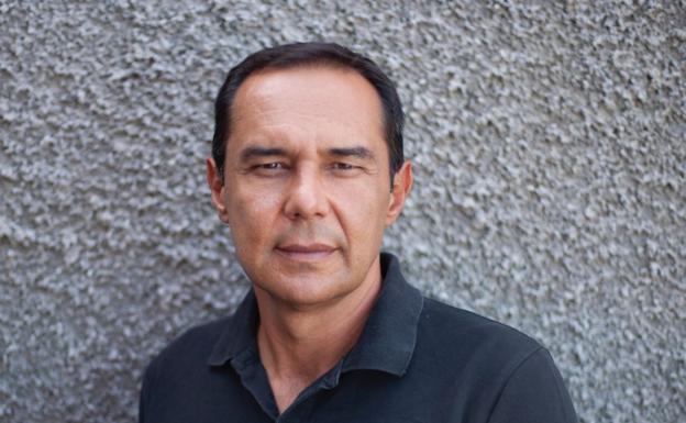 «El lenguaje es reparador, es lo que hace y deshace una historia»