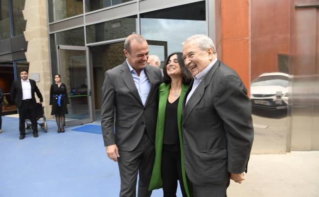 ¿Y por qué no ficha el PSOE canario a María Jesús Montero?