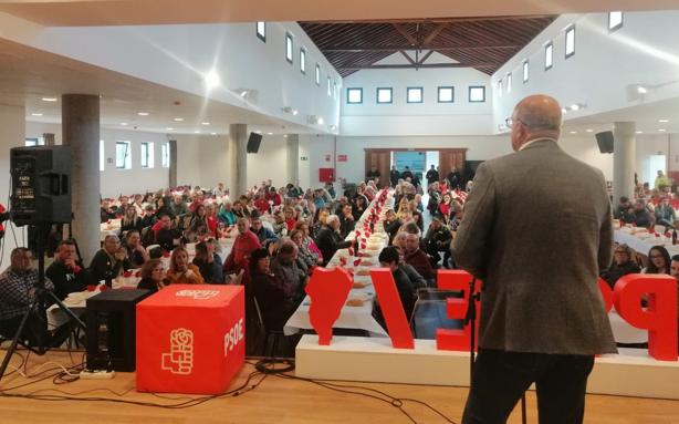 Torres pone en valor el trabajo del PSOE para atender a la «mayoría social»
