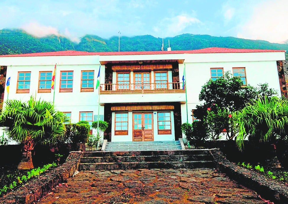 Un gobierno que cubre el expediente