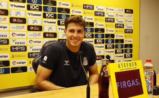 Álex Domínguez: «Jugar contra el Tenerife siempre implica una motivación extra»