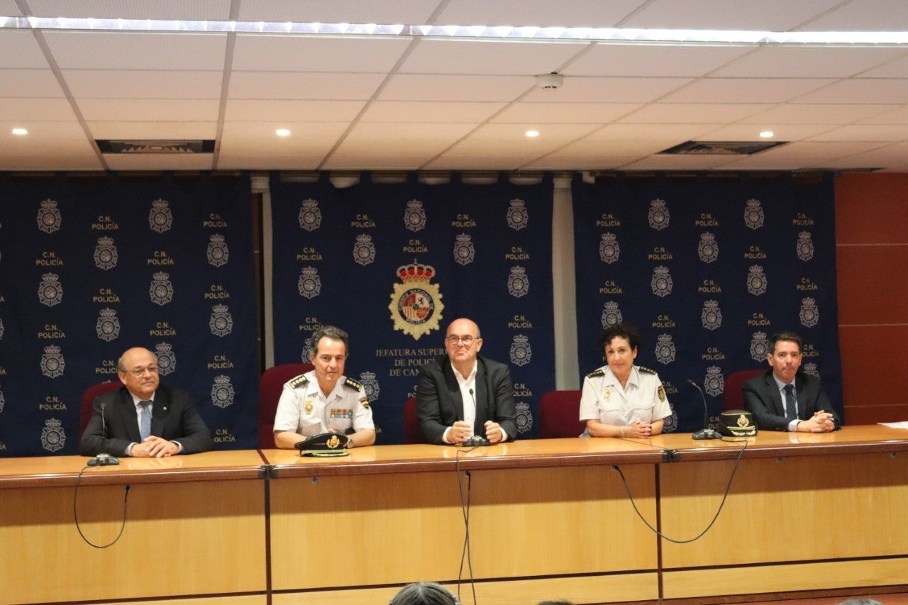 Entregados los premios del concurso 'Policía somos todos'