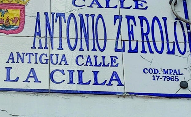 Acaso también ceceo en una calle lagunera (?)