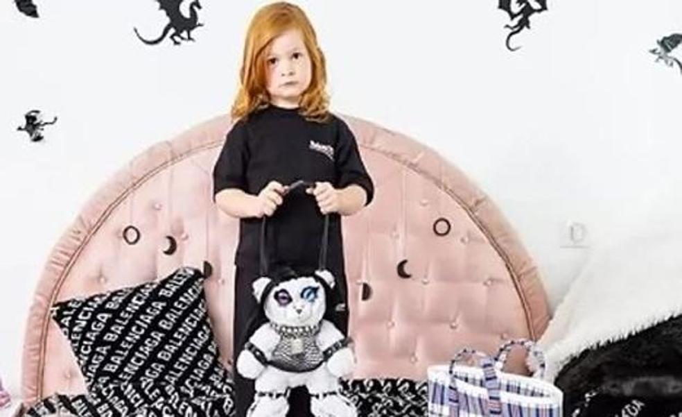 La polémica campaña que ha retirado Balenciaga: niños y peluches sadomasoquistas