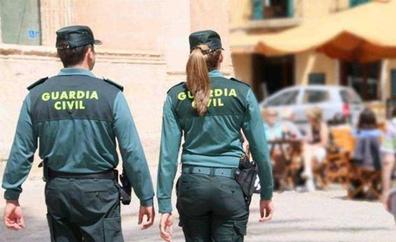 La Guardia Civil detiene a una mujer por robar 58.000 euros y joyas