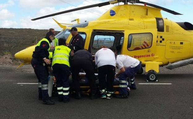 Un hombre en estado grave tras ser rescatado del mar en el sur de Gran Canaria