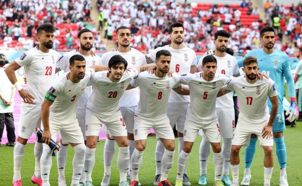 La selección de Irán, antes del partido frente a Gales.