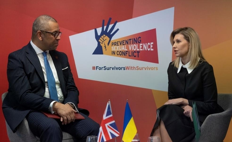 Medio centenar de víctimas centran la nueva cumbre británica de violencia sexual en la guerra