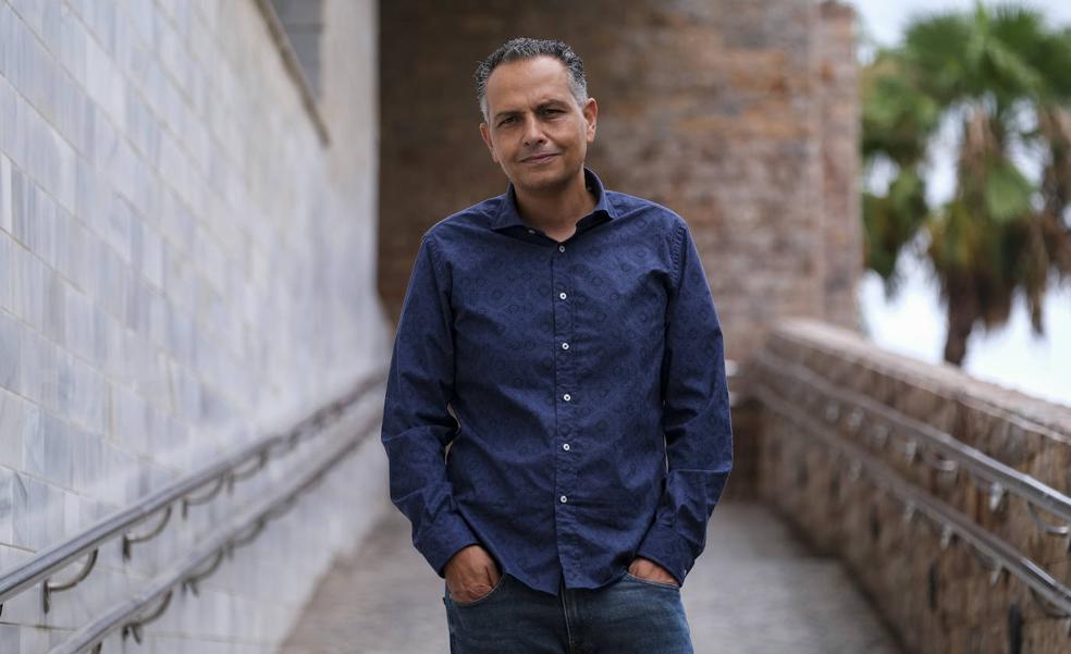 Santiago Gil presenta 'Secuestros Literarios' en Ámbito Cultural