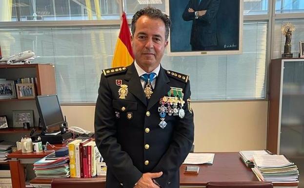 Jesús María Gómez Martín toma posesión como nuevo jefe superior de Policía de Canarias