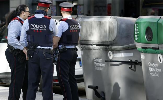 Encuentran un cadáver descuartizado en un contenedor en Barcelona