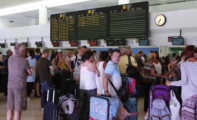 Canarias y el Estado se dan «unas semanas» para proponer soluciones al alza de las tarifas aéreas