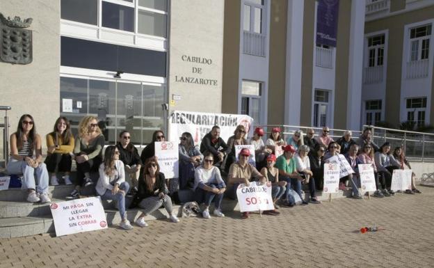 Adislan, protesta y huelga aplazada