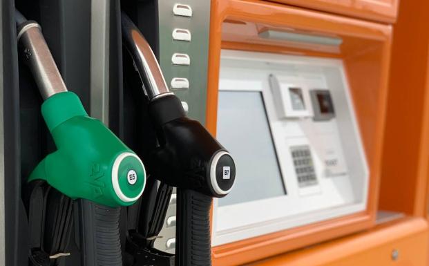 El 50% de los conductores canarios repostan en gasolineras low-cost