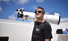 El caza bólidos canario que graba unos diez o doce episodios por año