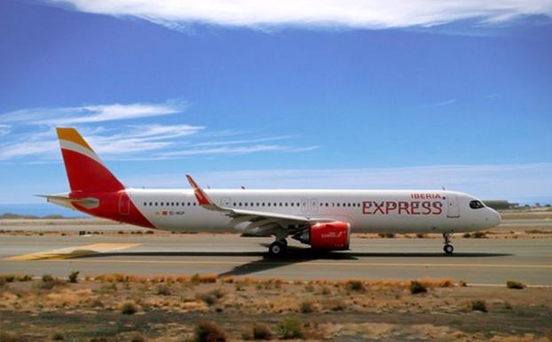 Iberia Express operará 136 vuelos adicionales durante los días de Navidad