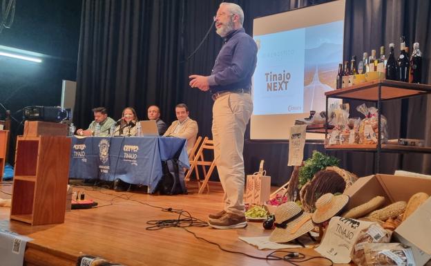Tinajo estrena plan de estrategia comercial