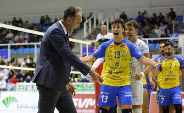 Golpe de autoridad del Guaguas en Almería (1-3) para afianzar el liderato
