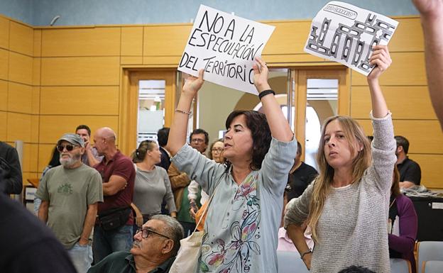 El PSOE apela ahora a una ubicación del Dreamland «que no genere rechazo social»