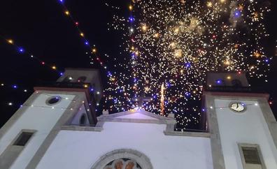 La Aldea de San Nicolás prende las luces de la Navidad