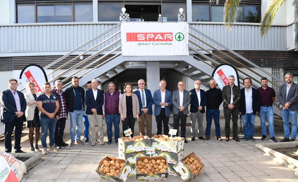 SPAR Gran Canaria entrega 75.000 kilos de semillas de papa a 11 agricultores