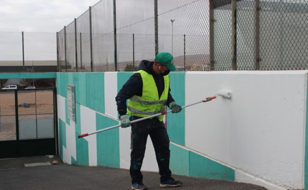 El paro suma el mejor apunte en años a pesar de subir en Antigua y Pájara