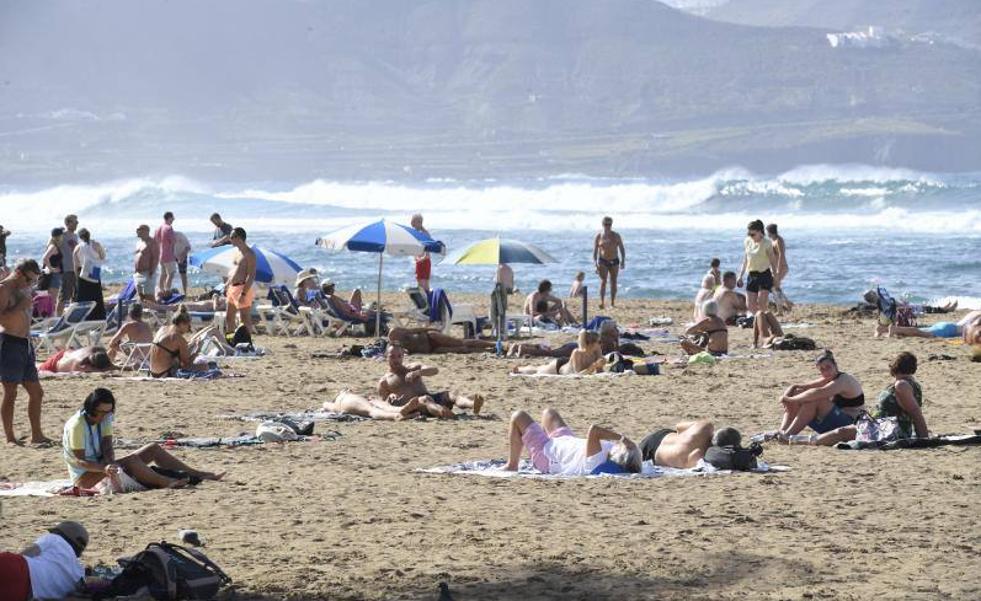 La inflación hace mella en los canarios, que reducen los viajes al exterior estas 'minivacaciones'