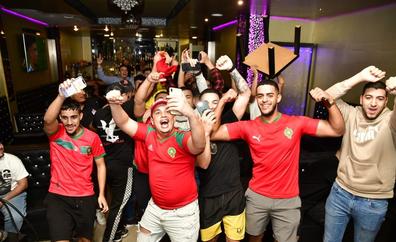 Aficionados de Marruecos celebran el triunfo ante España en Vecindario