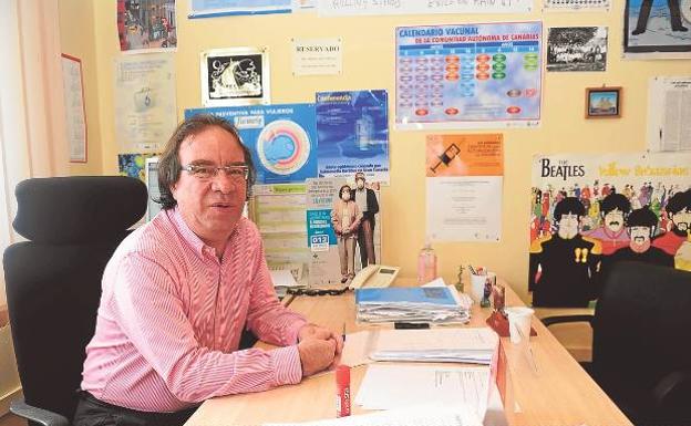 Amós García deja de estar al frente de los vacunólogos «satisfecho y agotado»