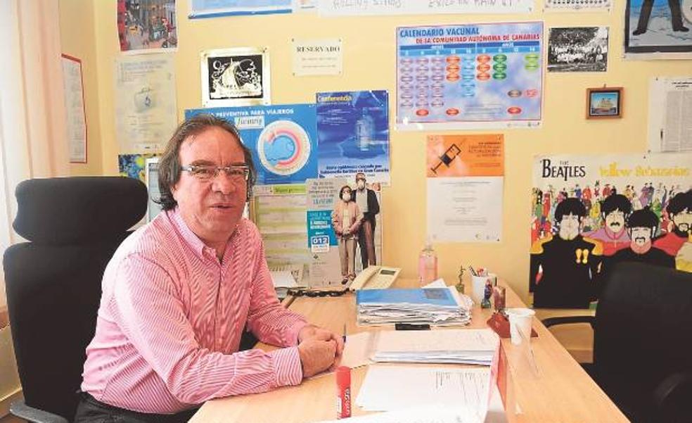 Amós García deja de estar al frente de los vacunólogos «satisfecho y agotado»
