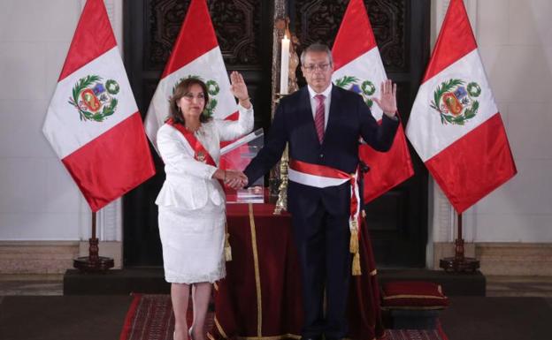 La nueva presidenta de Perú conforma un gobierno técnico con rostros nuevos