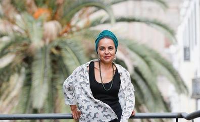 Macarena Nieves presenta su poemario 'Aquellar de la lluvia'