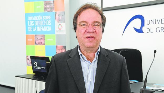Amós García alerta de que gripe, covid y bronquiolitis pueden colapsar la atención sanitaria