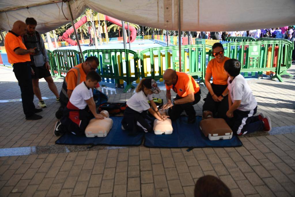 Más de 800 escolares conocen la labor de la Policía Local, Bomberos y Protección Civil
