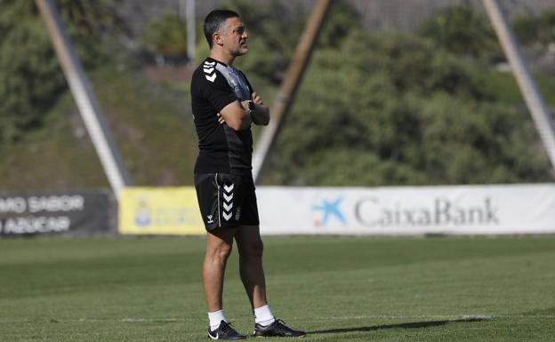 Pimienta: «Algún jugador del filial debutará mañana»