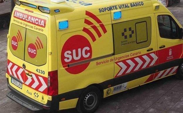 Una motorista, herida de gravedad tras caer por una ladera en La Aldea