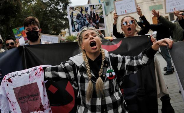 Exteriores insiste a Irán para que libere a los dos españoles detenidos en el país