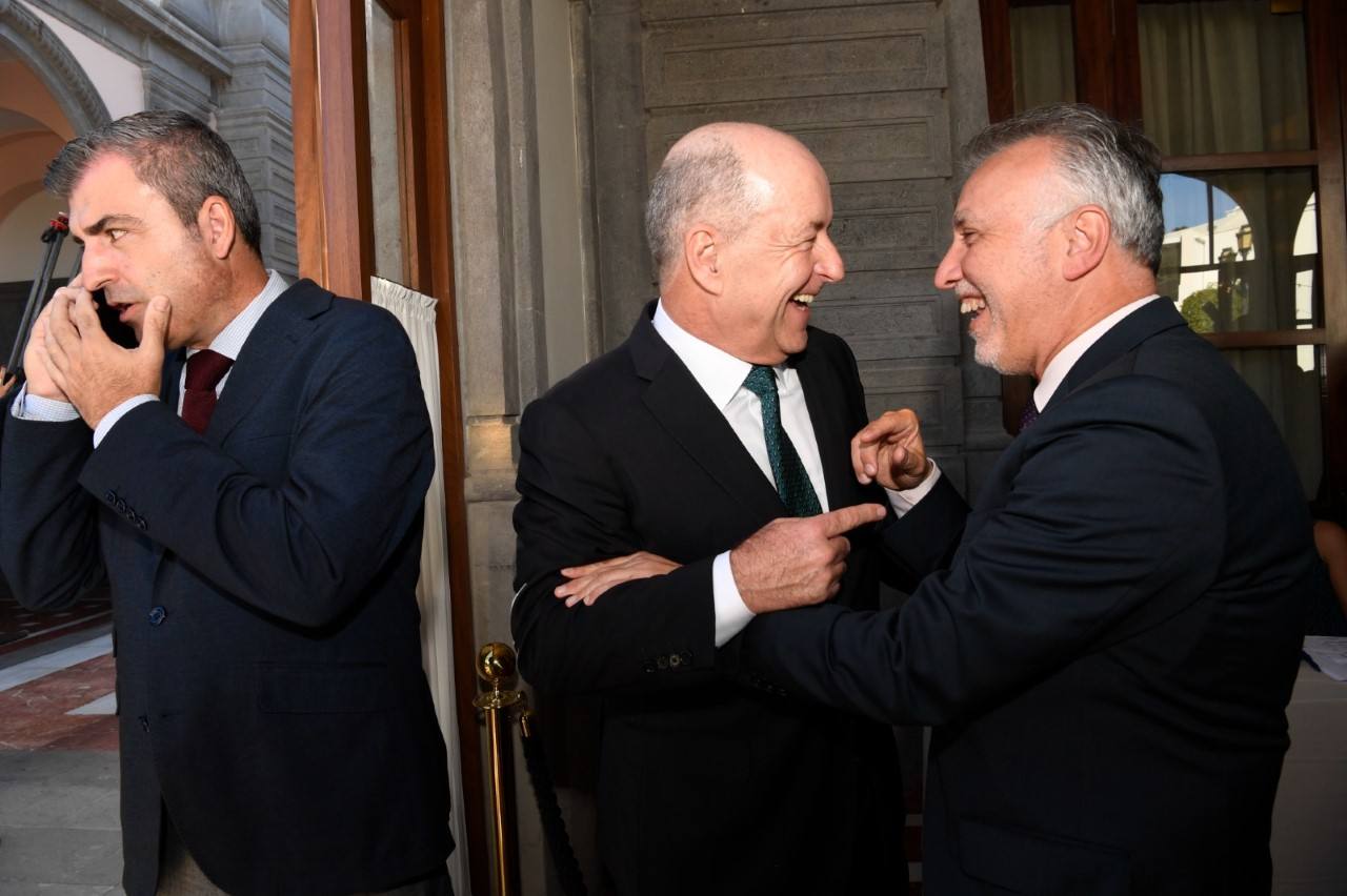 La patronal pide rebaja fiscal y menos trabas