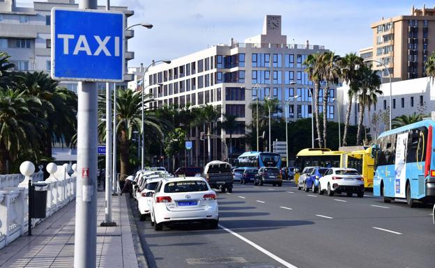 La Mesa del Taxi aprueba actualizar la tarifa urbana de la capital grancanaria